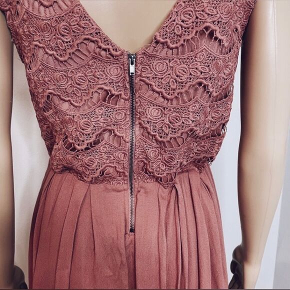 Alya Pleated Mini Dress - Picture 7 of 10